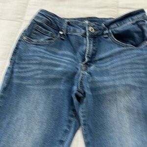 Distressed jeans, ankle skinny size 5